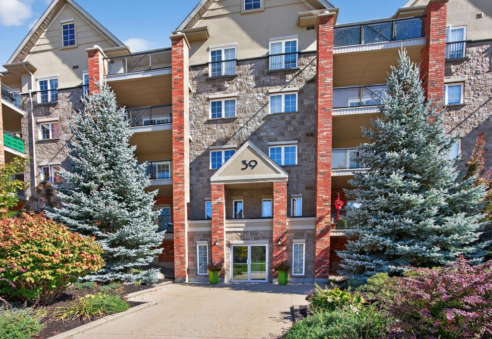FOR SALE - 2 Bedroom Top-Floor Suite at Manhattan Condos