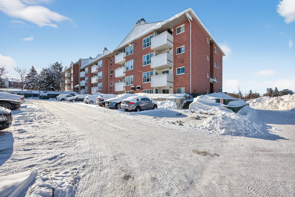 SOLD - Spacious 2 Bedroom Condo in Georgian Estates 