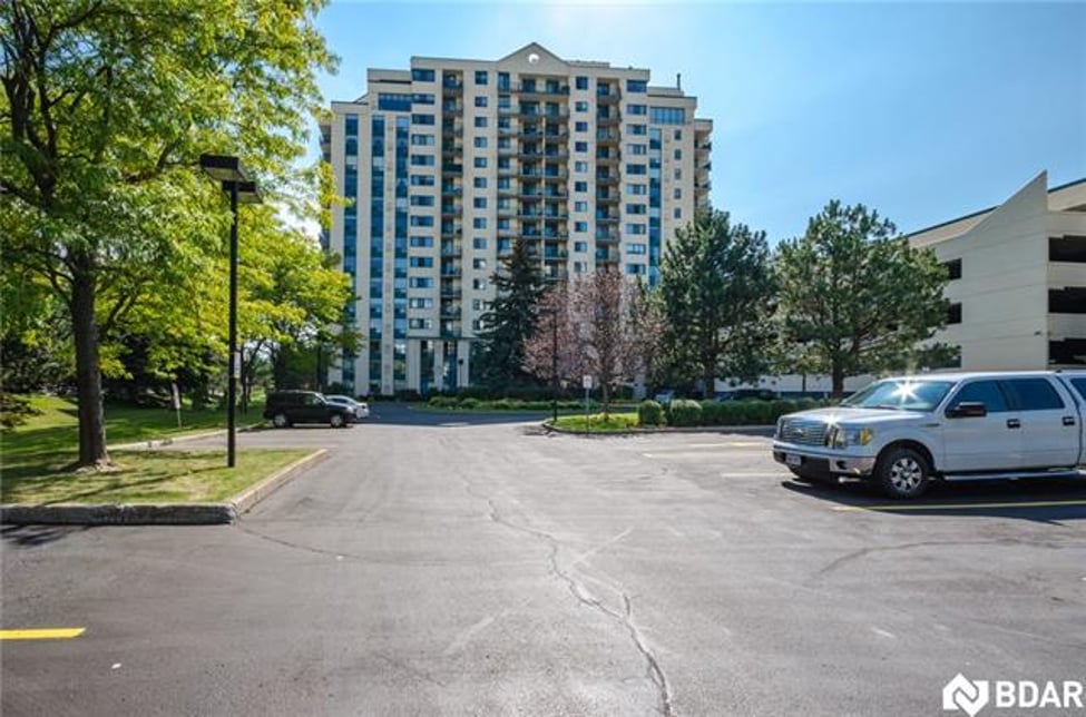 SOLD - 75 Ellen St, Barrie Ontario