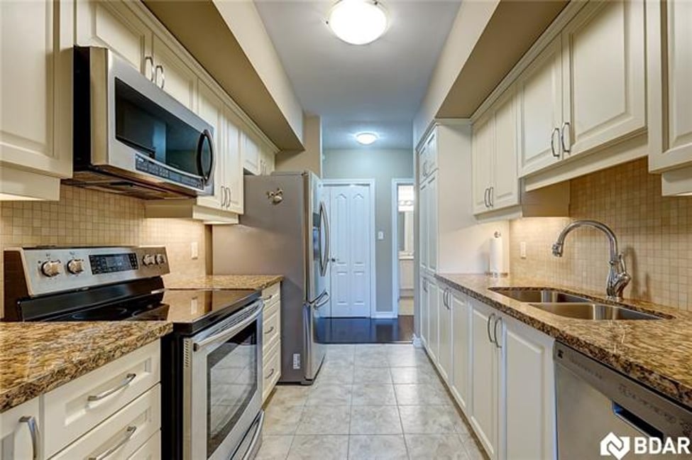 SOLD - 39 Ferndale Drive South Unit 212 Barrie, Ontario