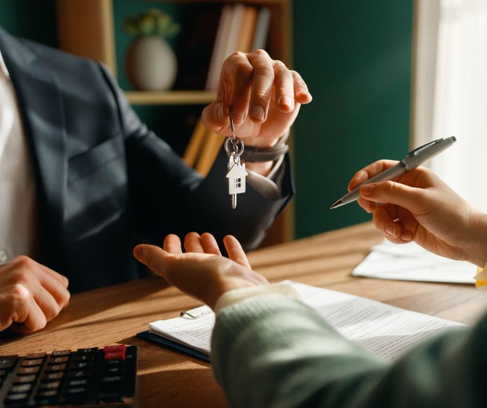 How Do I Handle Lowball Offers When Selling My Sudbury Home? | Tyler Peroni’s Straightforward Advice