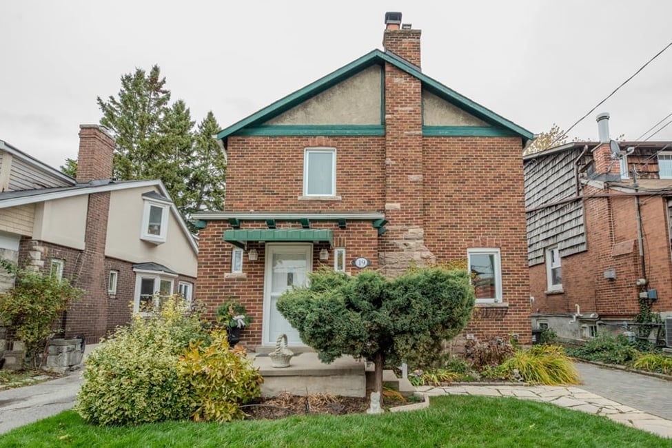 Just listed - 19 Eastwood Avenue, Toronto