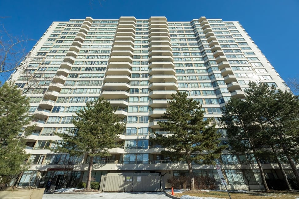 Just listed - 5 Greystone Walk Drive, Unit 801