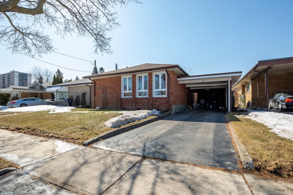  Just listed - 22 Kitson Drive, Toronto  