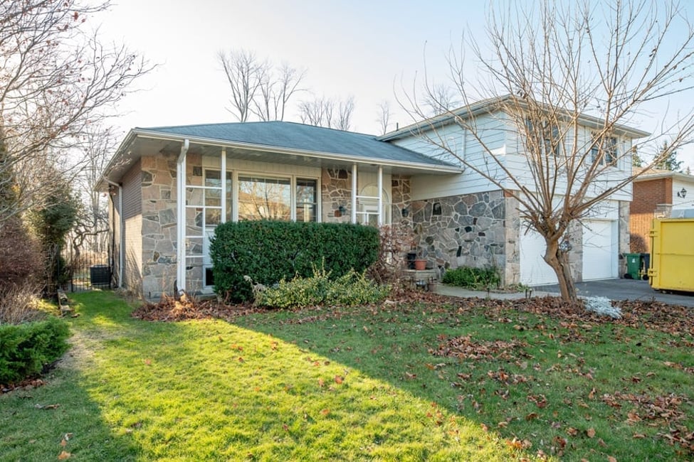 Just listed - 11 South Marine Drive, Toronto