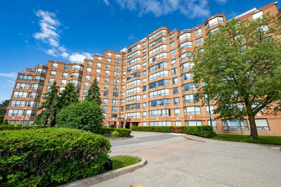 Just listed - 6 Humberline Drive, Unit 218, Toronto