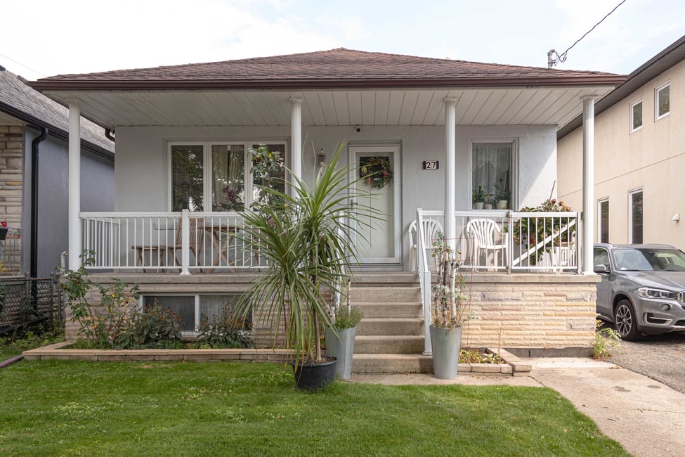 27 Stock Ave