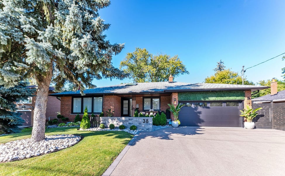 38 Neilson Dr
