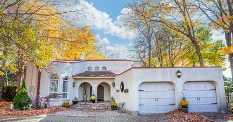395 Markland Dr!