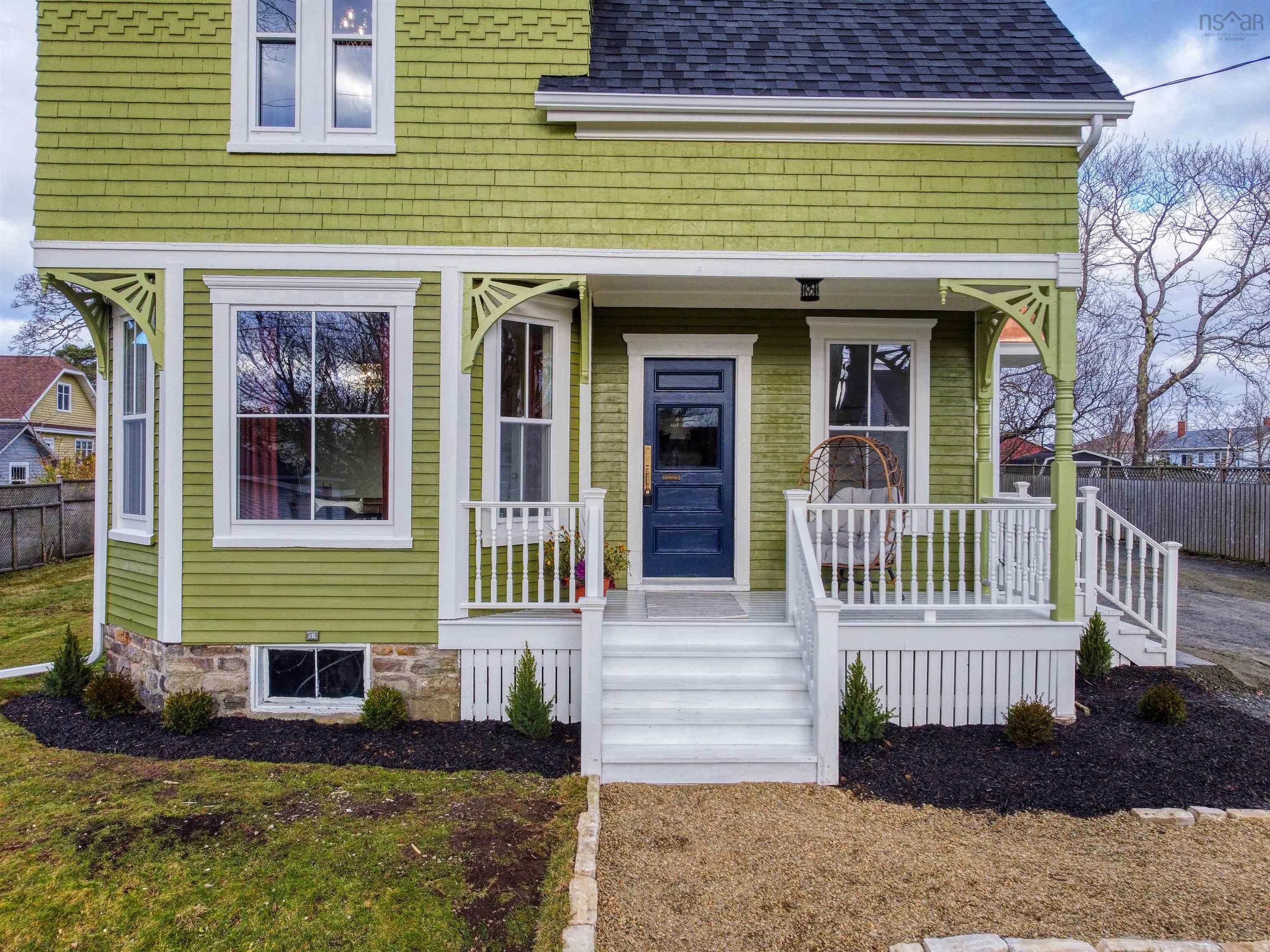52 King St. 