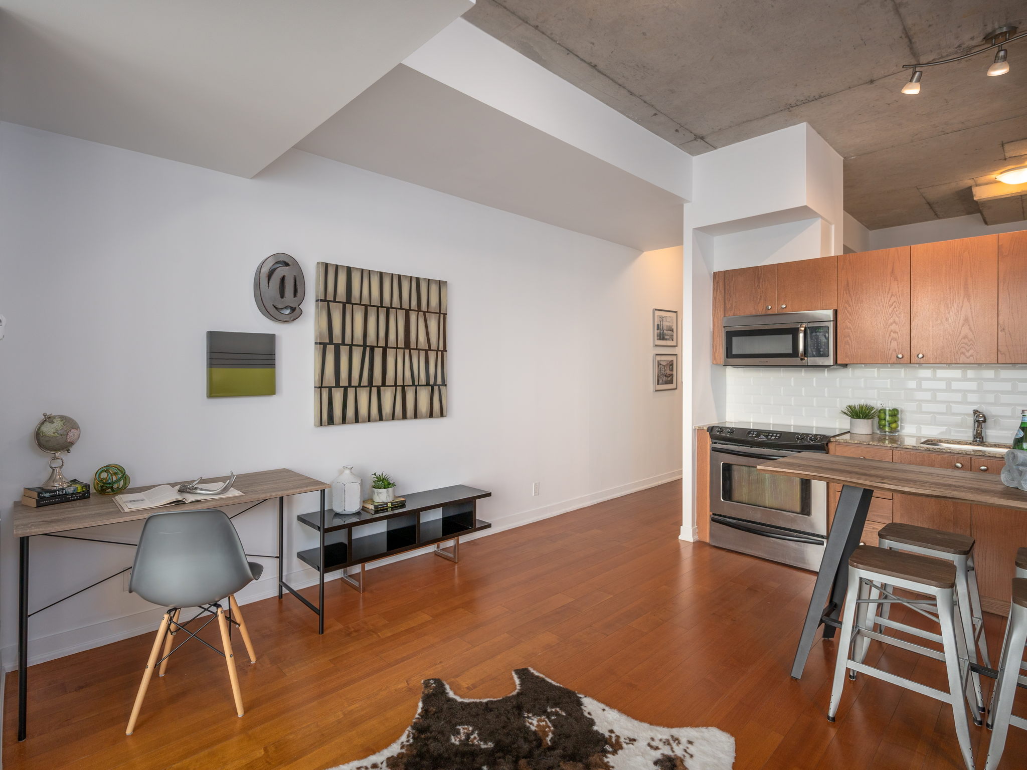 8-web-or-mls-410 - 201 Carlaw-8