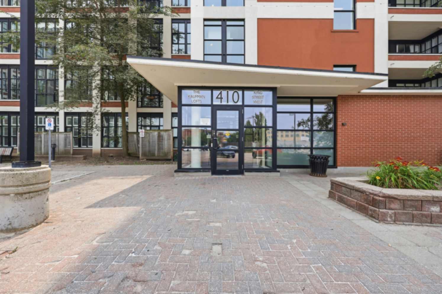 #307 - 410 King Street W