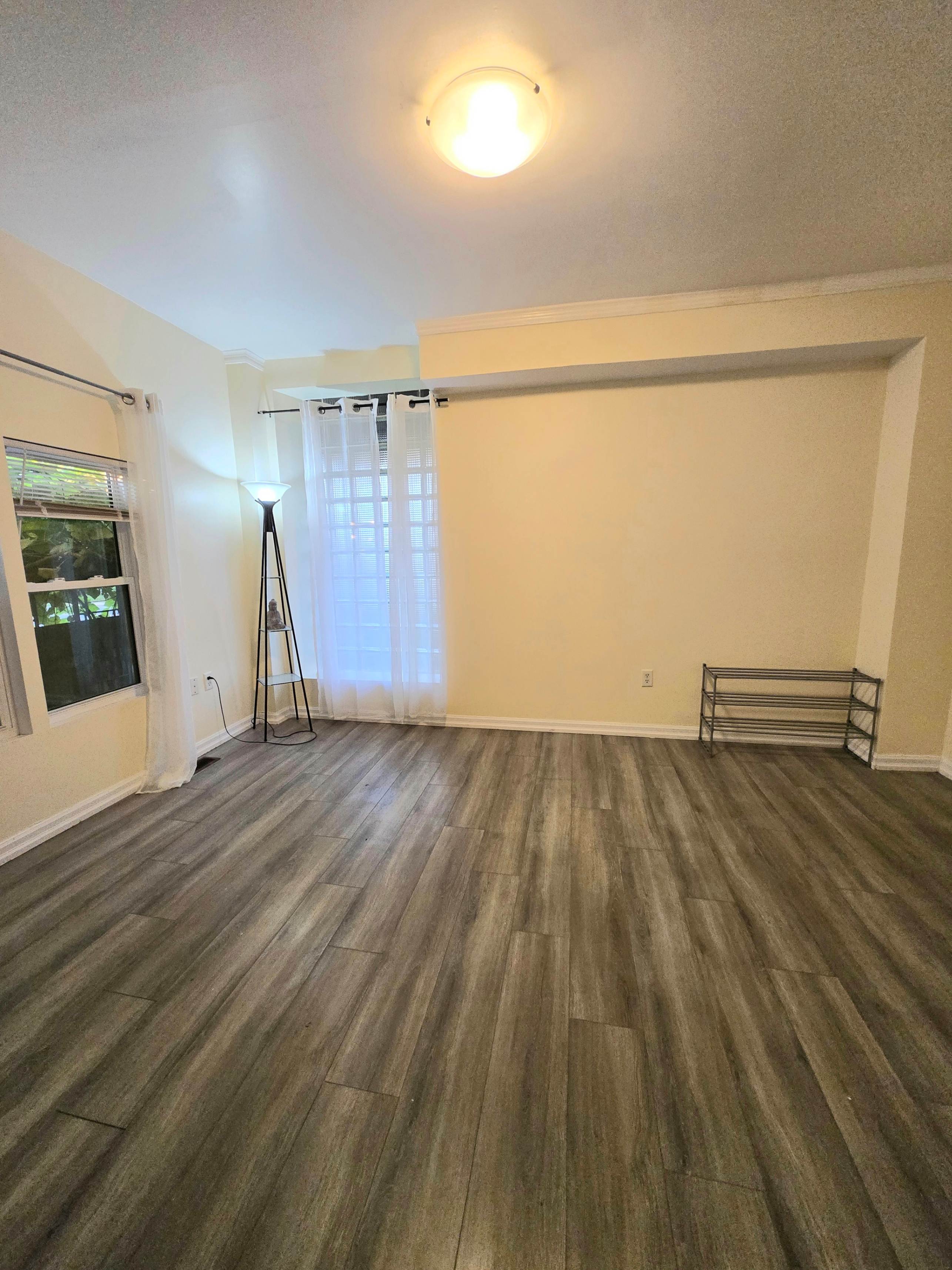  5106 Morrison Street #Main Floor