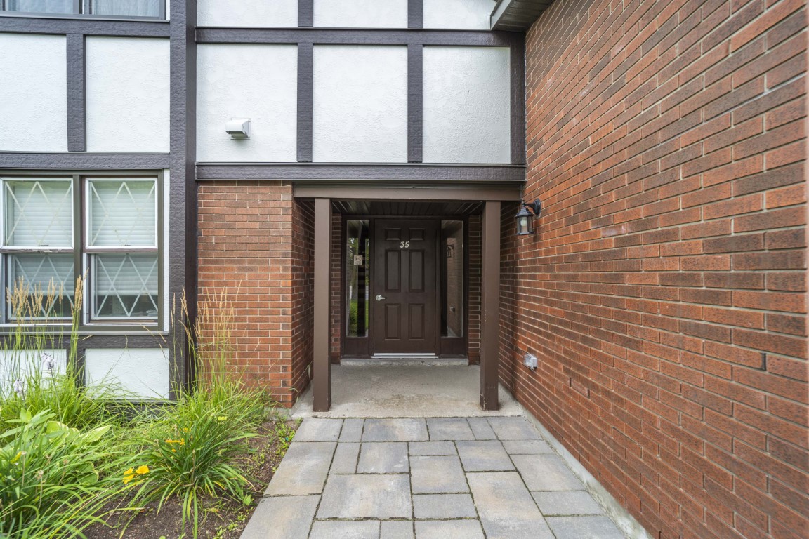 35C Stonehaven Drive