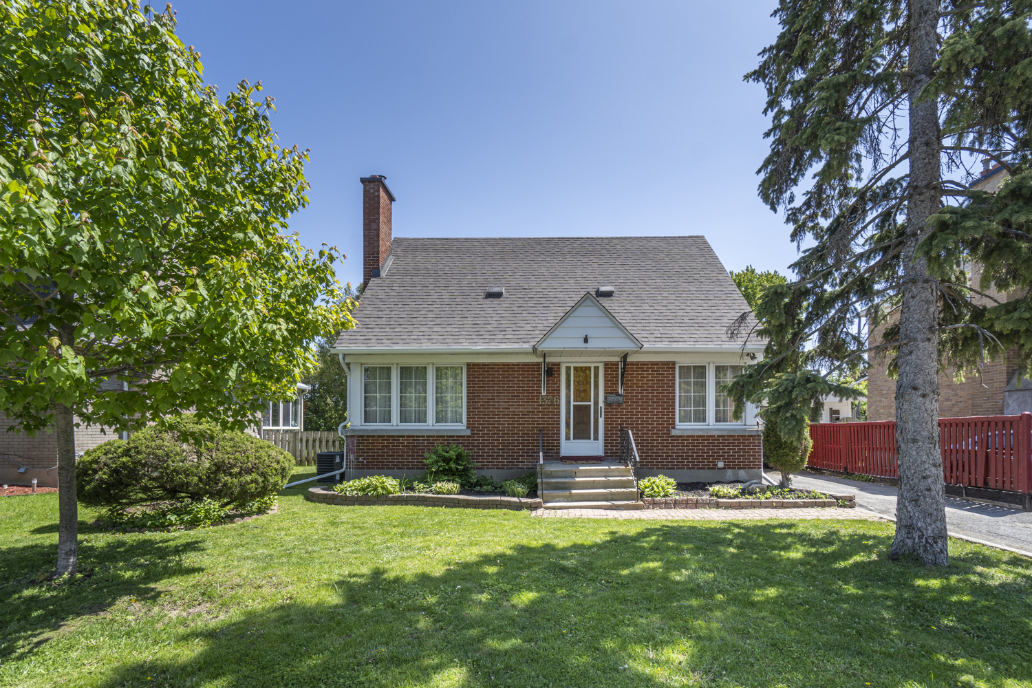Ottawa, 1326 Woodward Drive Sold