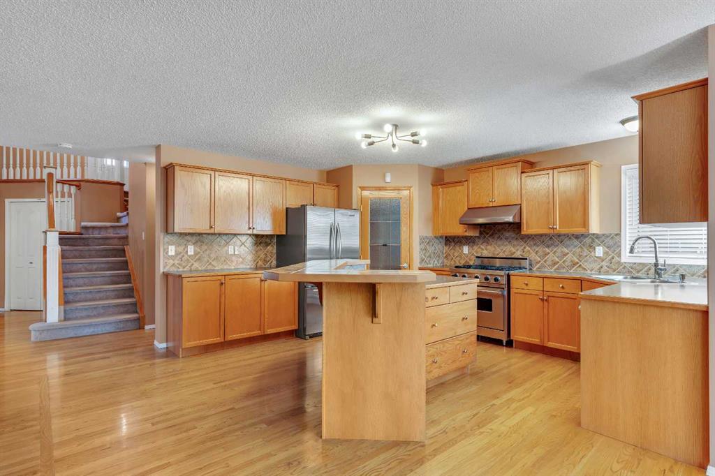 150 Harvest Oak View NE