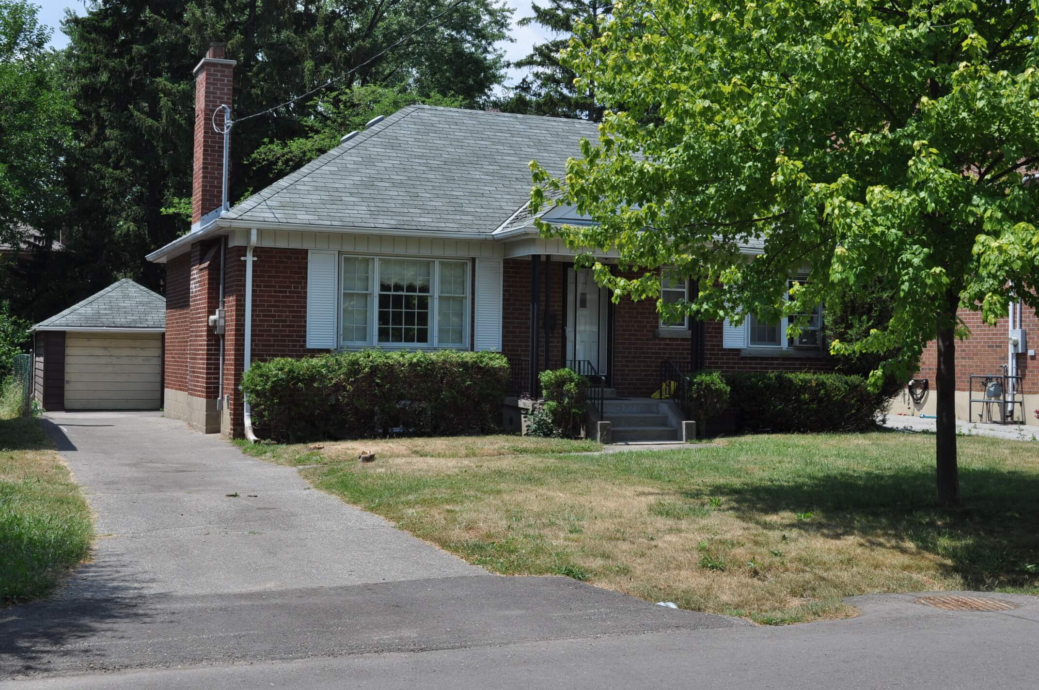 Bungalow For Sale - 20 Lothian Ave, Etobicoke - Toronto M8Z 4J8 -Front Main1 DSC_1508