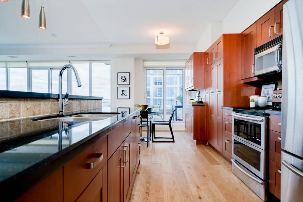 2119 Lake Shore Blvd West Unit 1204 Toronto Kitchen 3 Bedroom Waterfront Condo With South Facing Terrace