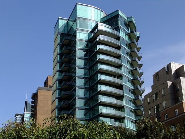 77 Charles St West Toronto Yorkville Luxury Condos 