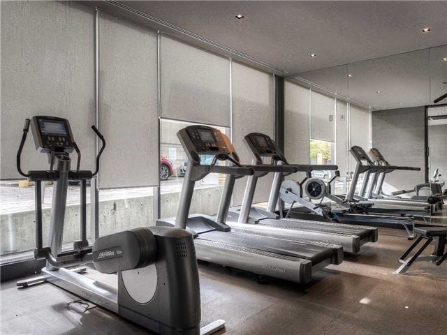 21 Scollard St Toronto Yorkville Condos Gym 