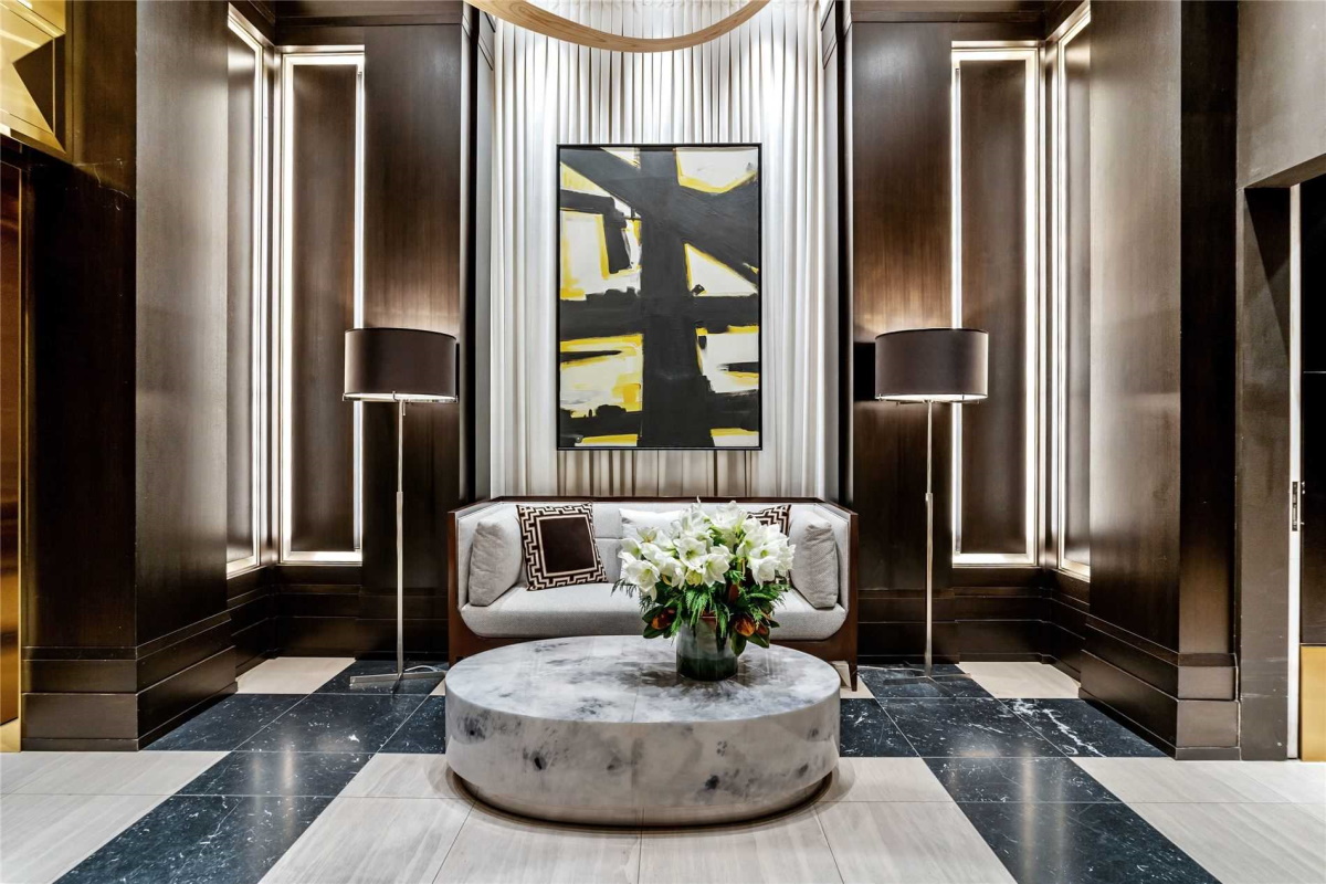 200 Cumberland St Toronto Yorkville Private Estates Condos Lobby Victoria Boscariol Chestnut Park Real Estate 200 Cumberland St Toronto Yorkville Private Estates Condos Lobby