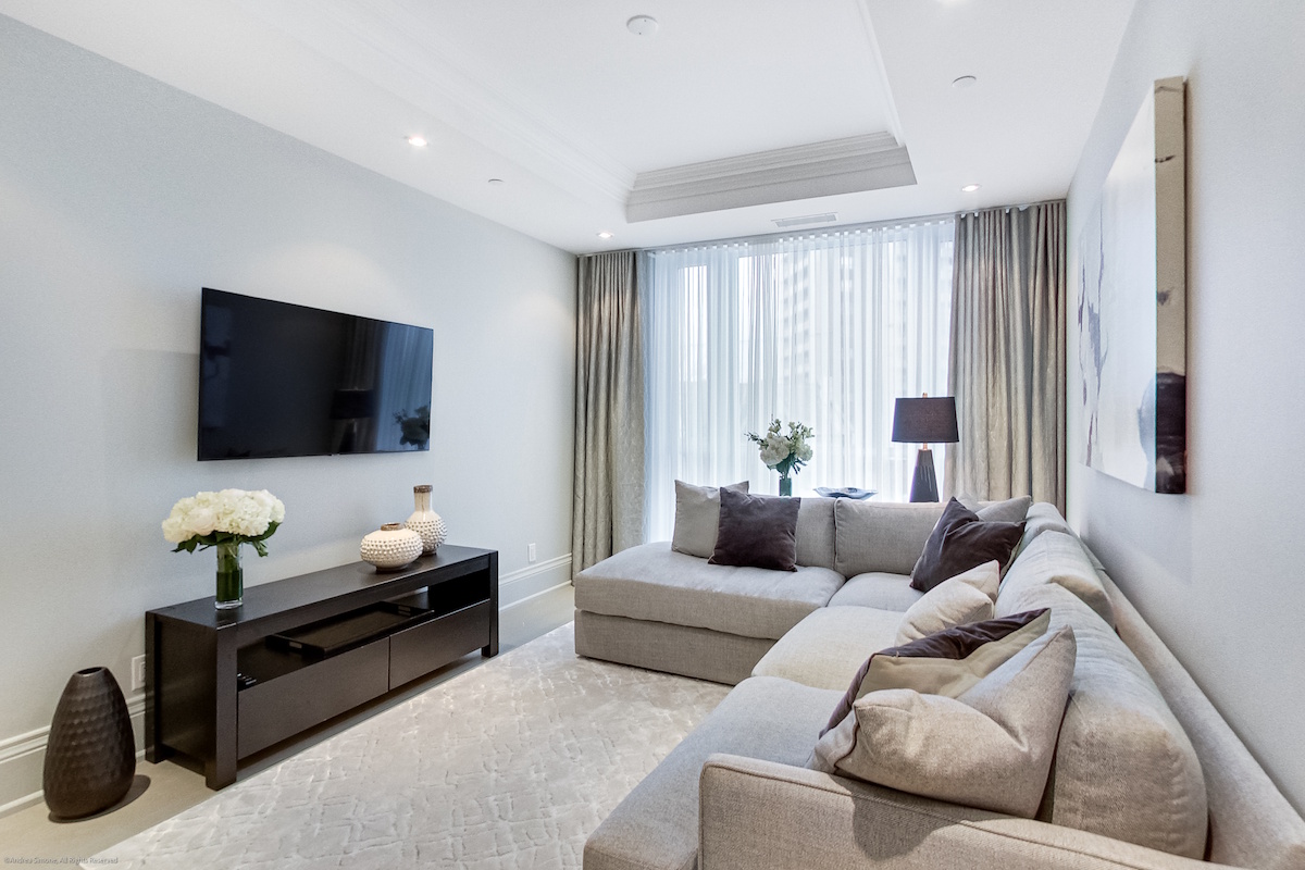 Living Room 181 Davenport Rd Suite 205 Toronto Yorkville Condos Living Room 181 Davenport Rd Suite 205 Toronto Yorkville Condos Victoria Boscariol Chestnut Park Real Estate