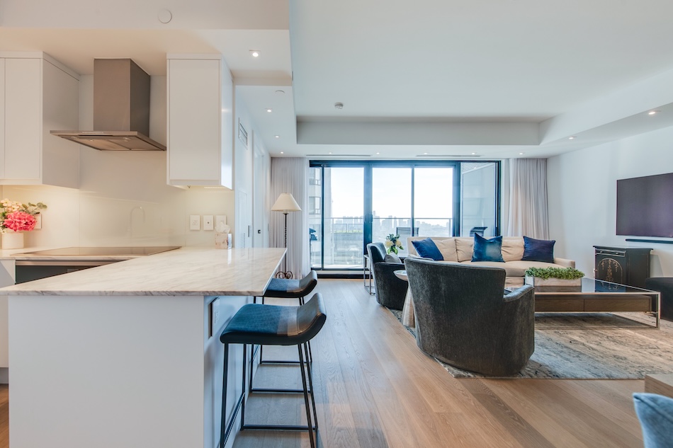 200 Cumberland St Unit 2703 Kitchen Living Room Condos Yorkville Luxury Condos