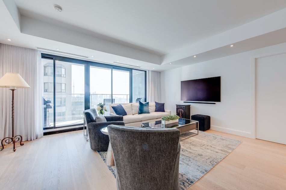 Yorkville Private Estates 200 Cumberland St Toronto Unit 2703 Living Room