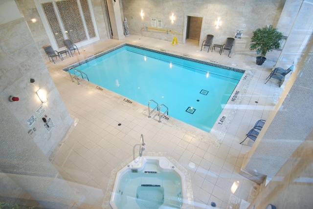 10 Bellair Yorkville Toronto Condominiums Pool 