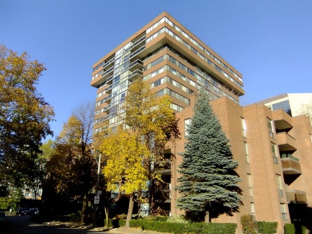 15 McMurrich St Yorkville Annex Toronto Condos 