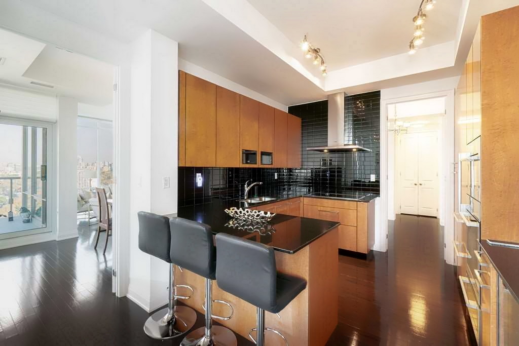 1 Bedford Rd Unit 2503 Toronto Yorkville Luxury Condos Eat-Kitchen With Breakfast Bar 1 Bedford Rd Unit 2503 Toronto Yorkville Luxury Condos For Sale Kitchen