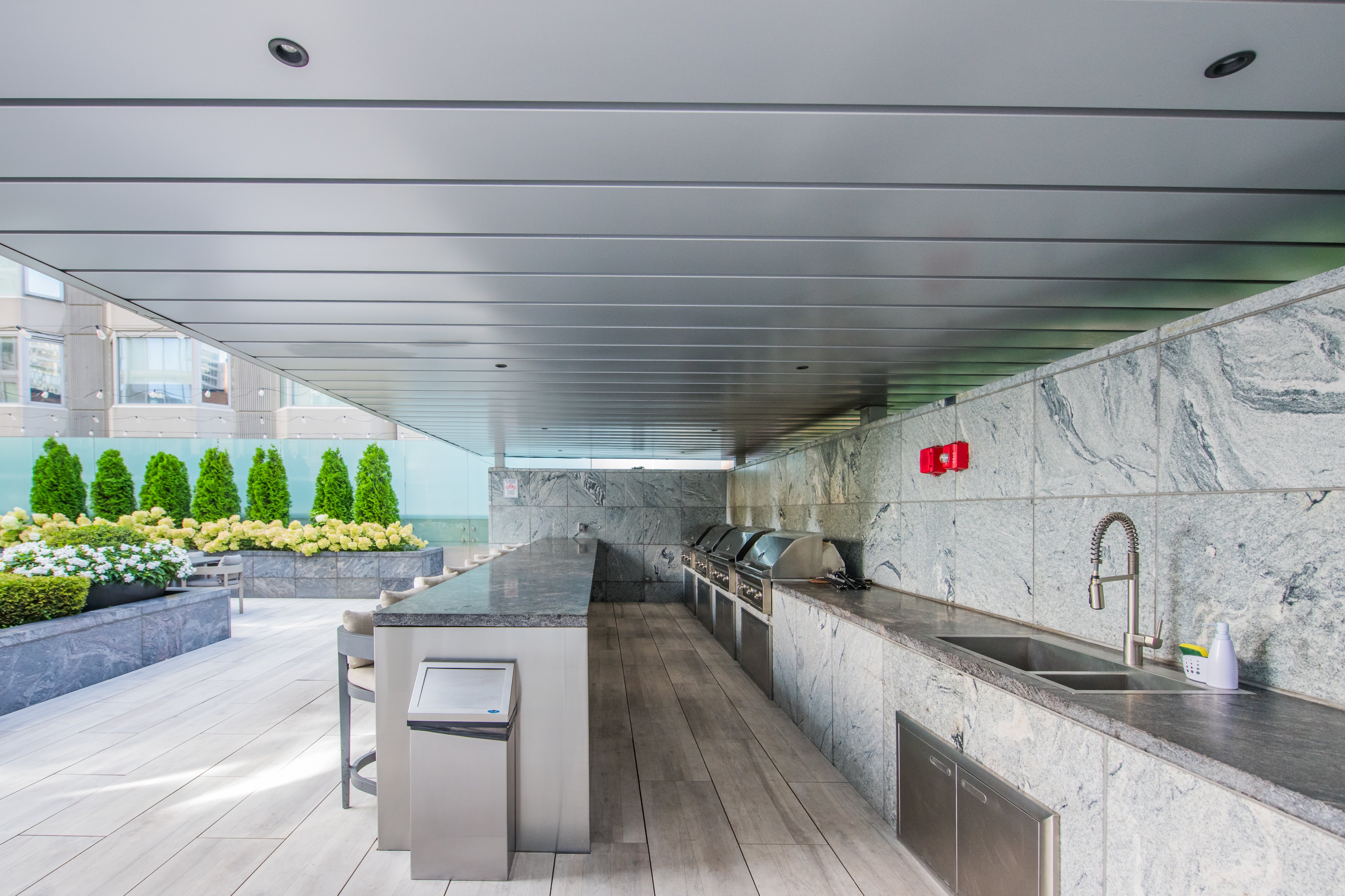 Outdoor BBQ Deck & Kitchen Yorkville Private Estates Luxury Condo 200 Cumberland St Toronto Yorkville Private Estates Luxury Condo 200 Cumberland St Toronto Outdoor BBQ Deck & Kitchen