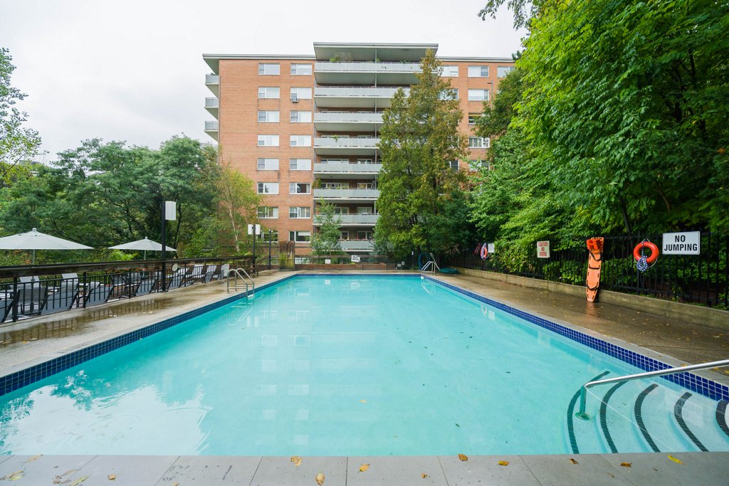 21 Dale Avenue Toronto Condos Rosedale Co-ops Outdoor Pool