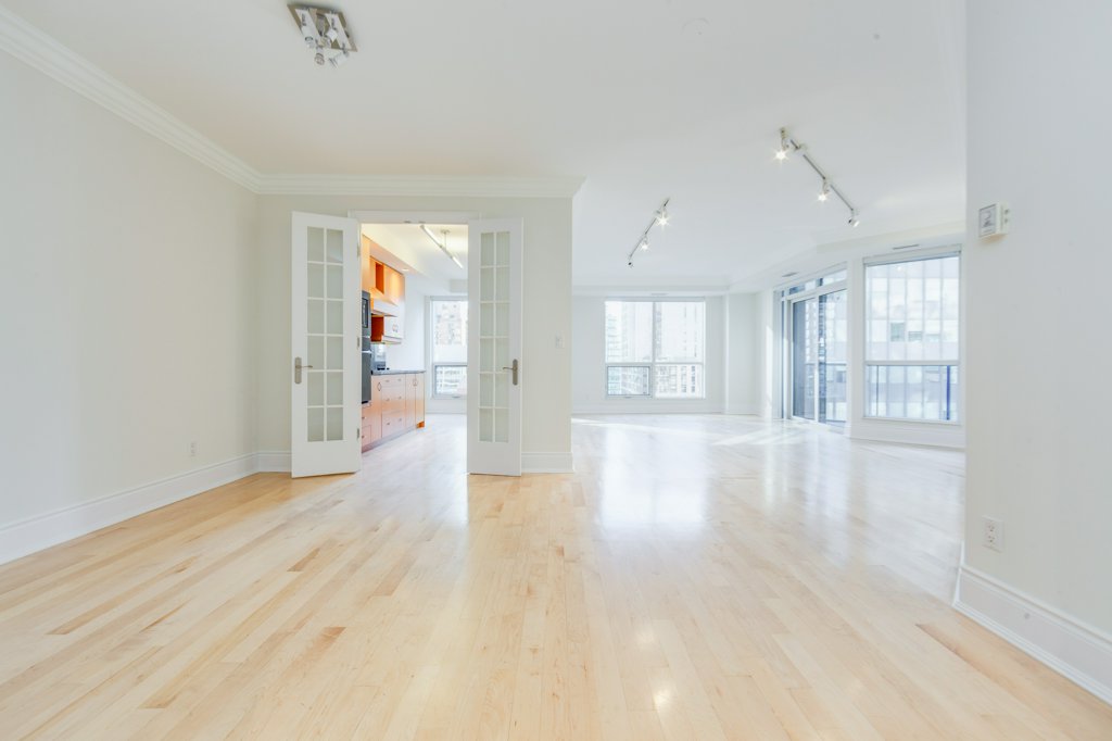 10 Bellair St Suite 903 Toronto Yorkville Condos Living Dining Room 10 Bellair St Suite 903 Toronto Yorkville Condos Living Dining Room