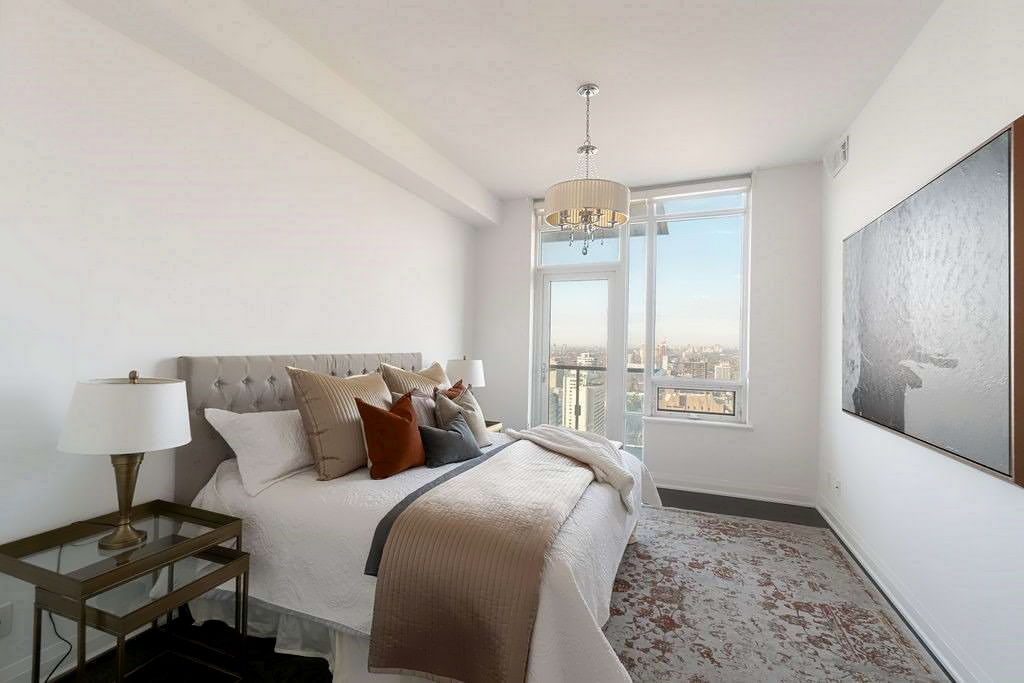 1 Bedford Rd Unit 2503 Toronto Master Bedroom With Walk-Out To West Facing Balcony Yorkville Luxury Condos 1 Bedford Rd Unit 2503 Toronto Yorkville Luxury Condos Master Bedroom