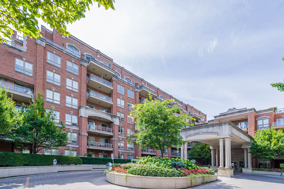 Kilgour Estate Condos 20 Burkebrook Pl Toronto Condo Building Features