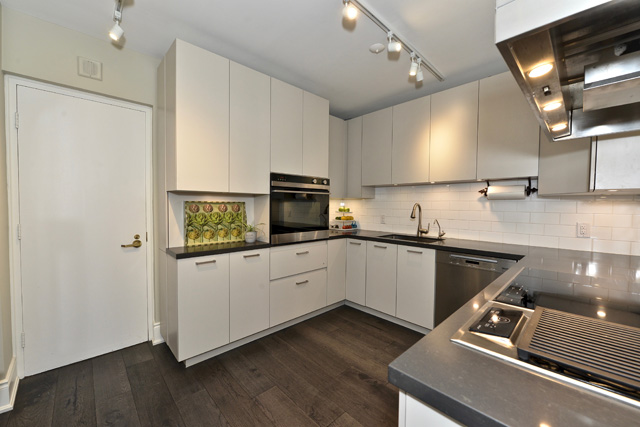 21 Dale Avenue Unit 732 Toronto Condos Rosedale 3 Bedroom Co-ops Kitchen