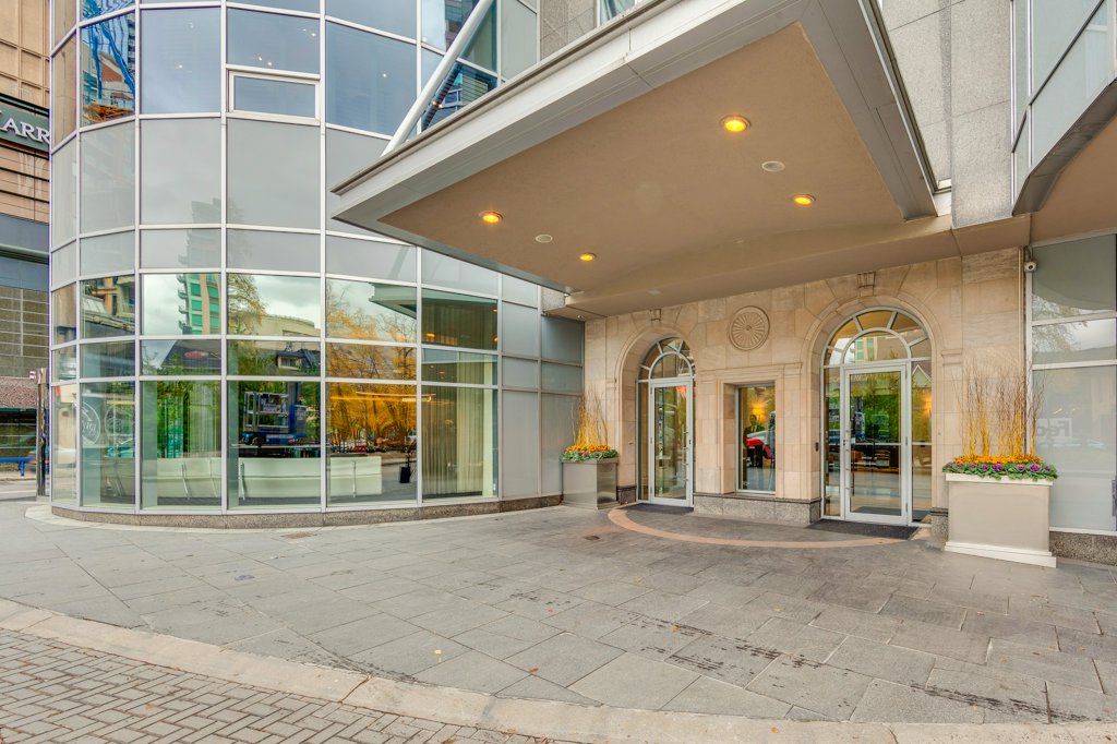 10 Bellair St Toronto Yorkville Luxury Condos Entrance 10 Bellair St Toronto Yorkville Luxury Condos Entrance