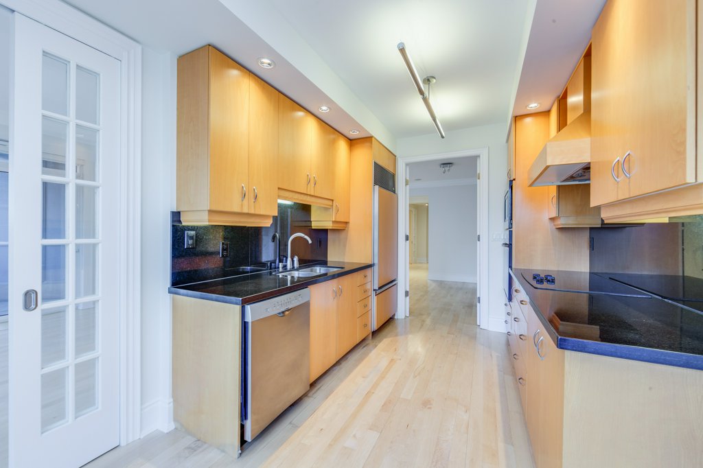 10 Bellair St Unit 903 Yorkville Toronto Condos Kitchen 10 Bellair St Unit 903 Yorkville Toronto Condos Kitchen