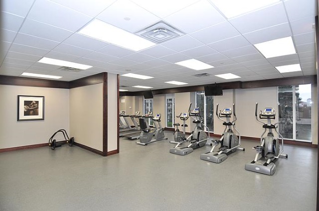 35 Balmuto St Yorkville Toronto Condos Gym