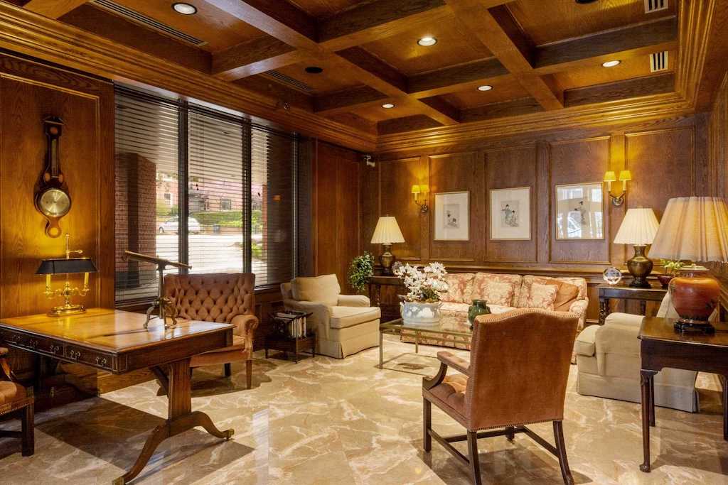 2 Lynwood Ave Toronto Condos Lobby South Hill Casa Loma Boutique Buildings