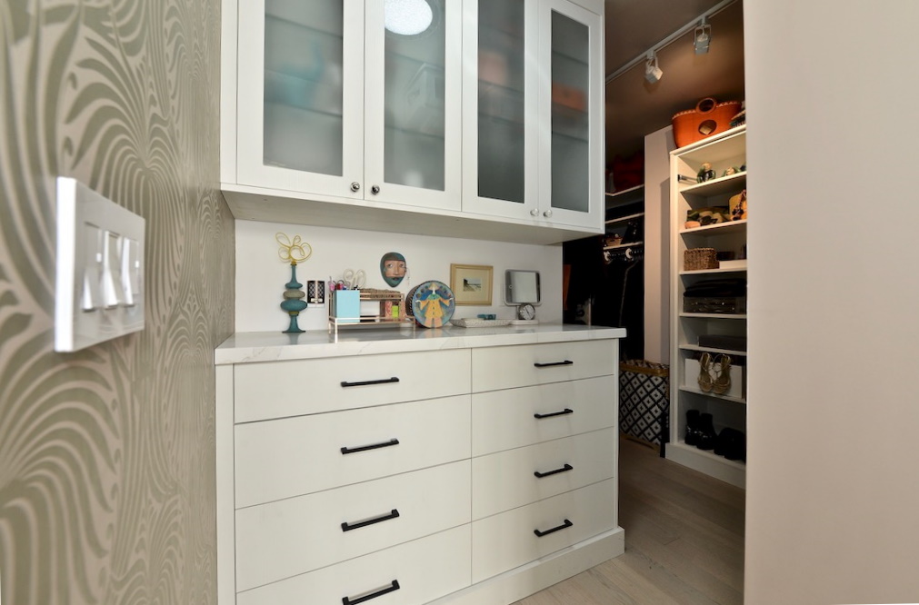 2 Lynwood Ave Suite 401 Toronto Luxury condos For Sale Walk-In Closet