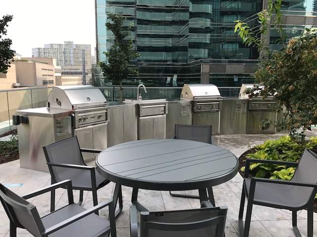 1 Bloor St East Toronto BBQ Area Yorkville Condos