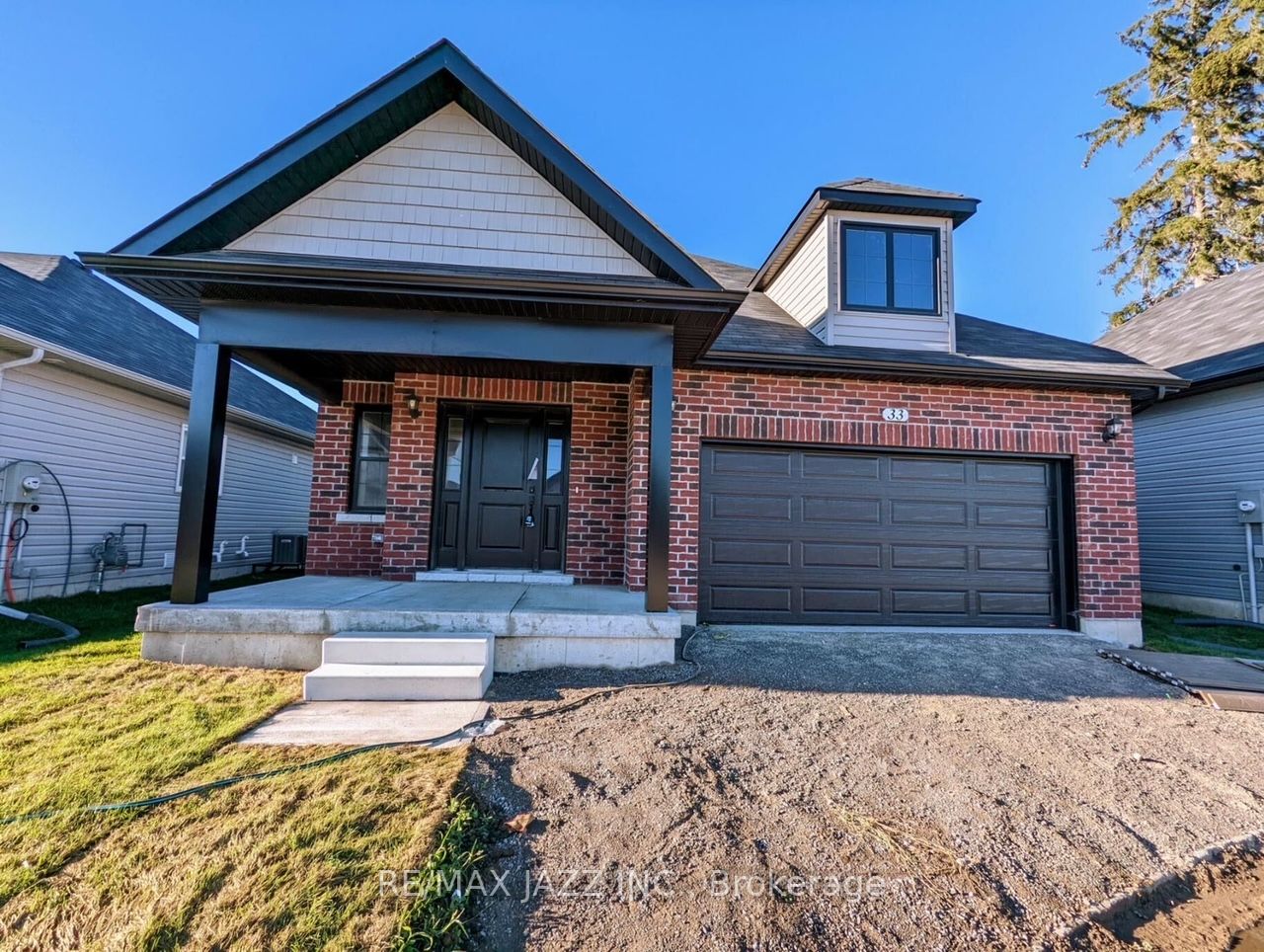 FOR LEASE: 33 Braeburn St in Brighton