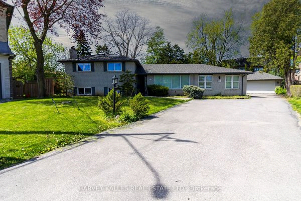 39 Orlon Cres