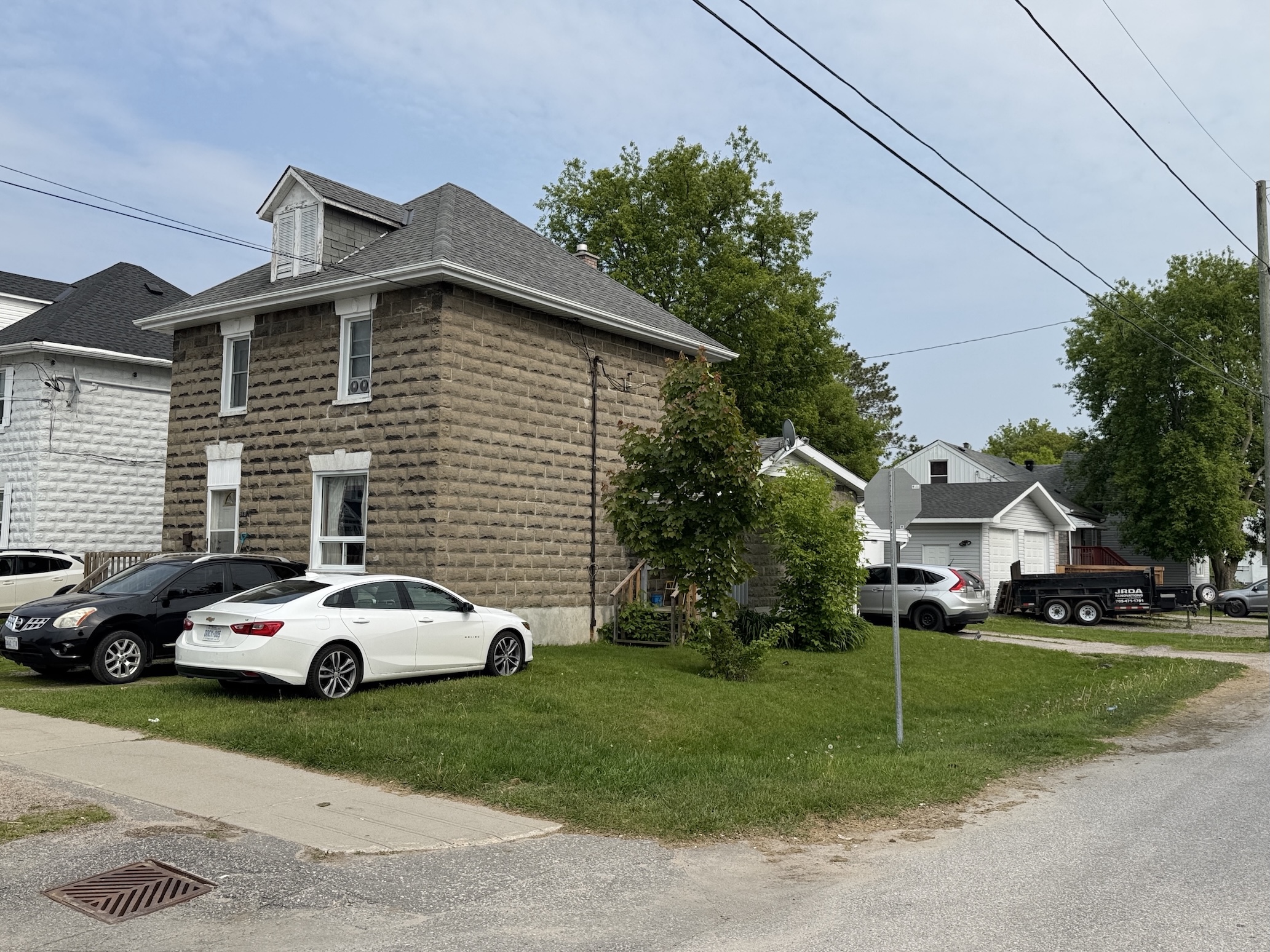 907 Fraser Street
