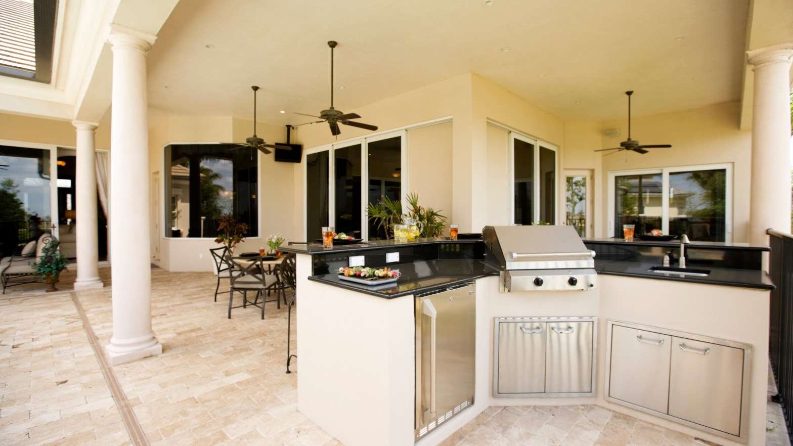 outdoor kitchens, backyard kitchens