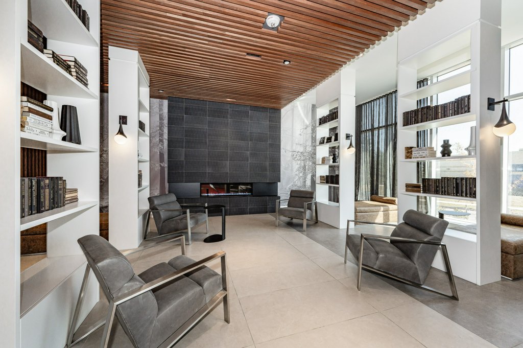 Lobby Lounge at 297 Oak Walk Drive