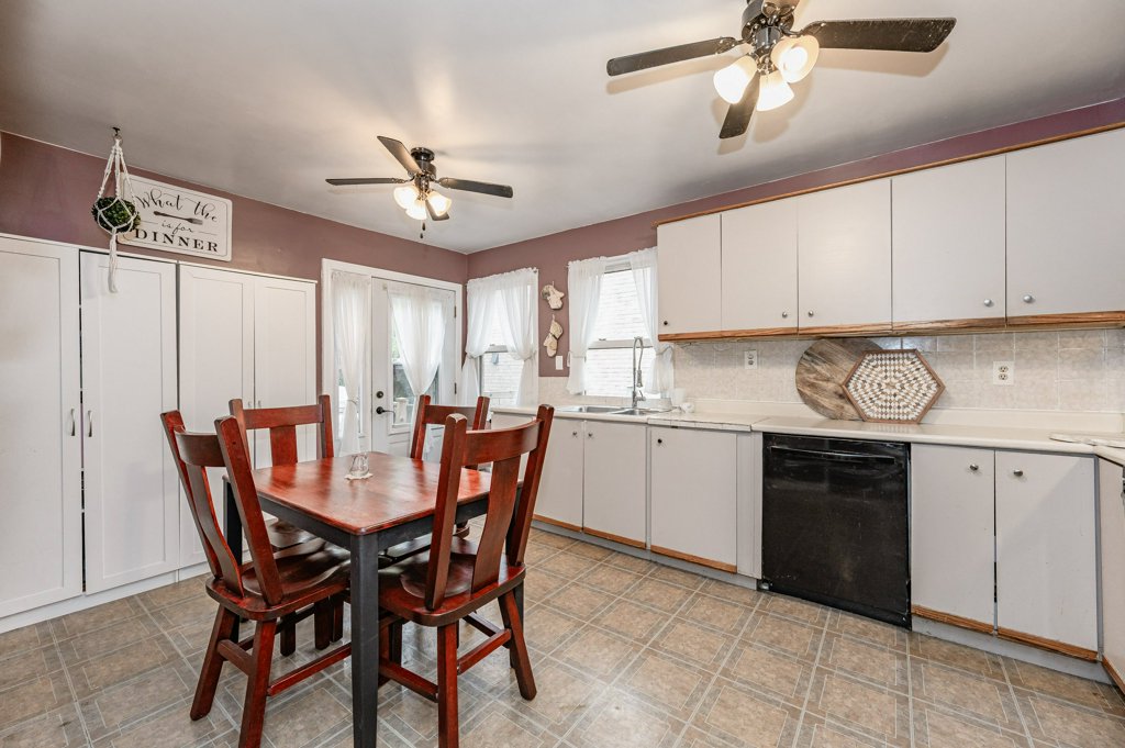 Eat In Kitchen