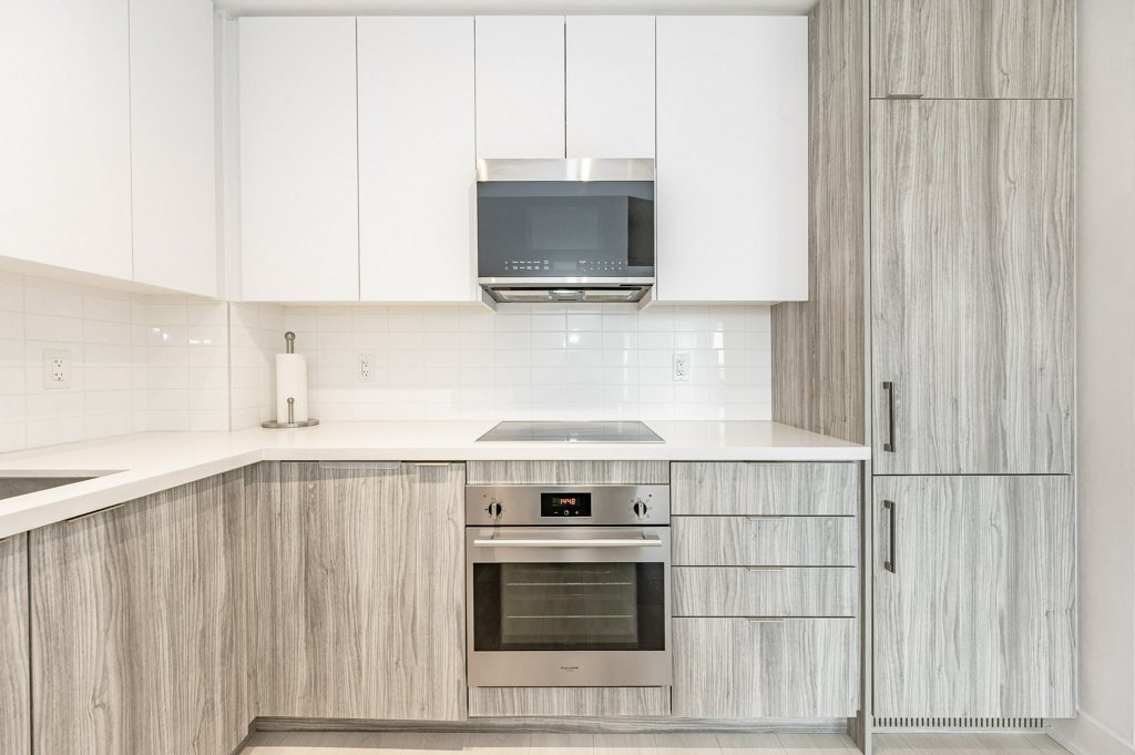 Kitchen at 417-297 Oak Walk Drive